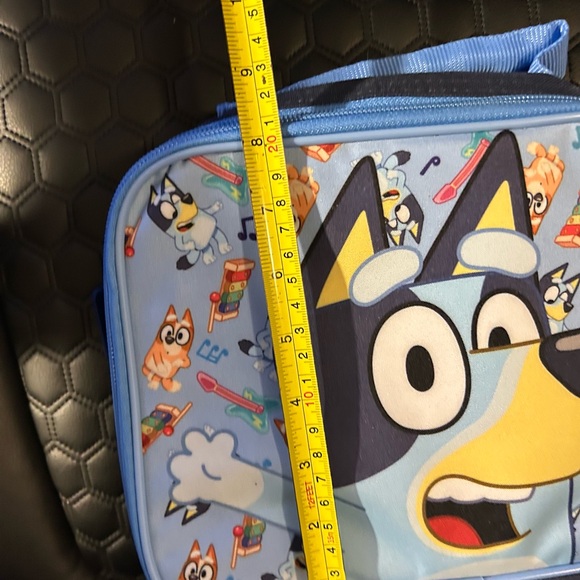 Bluey Kids insulated Lunch Bag (8” x 10”) - Picture 5 of 6